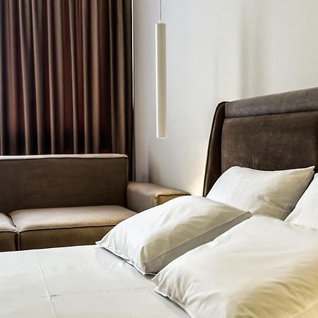 Alexander Rooms & Apartments Дуррес Экстерьер фото