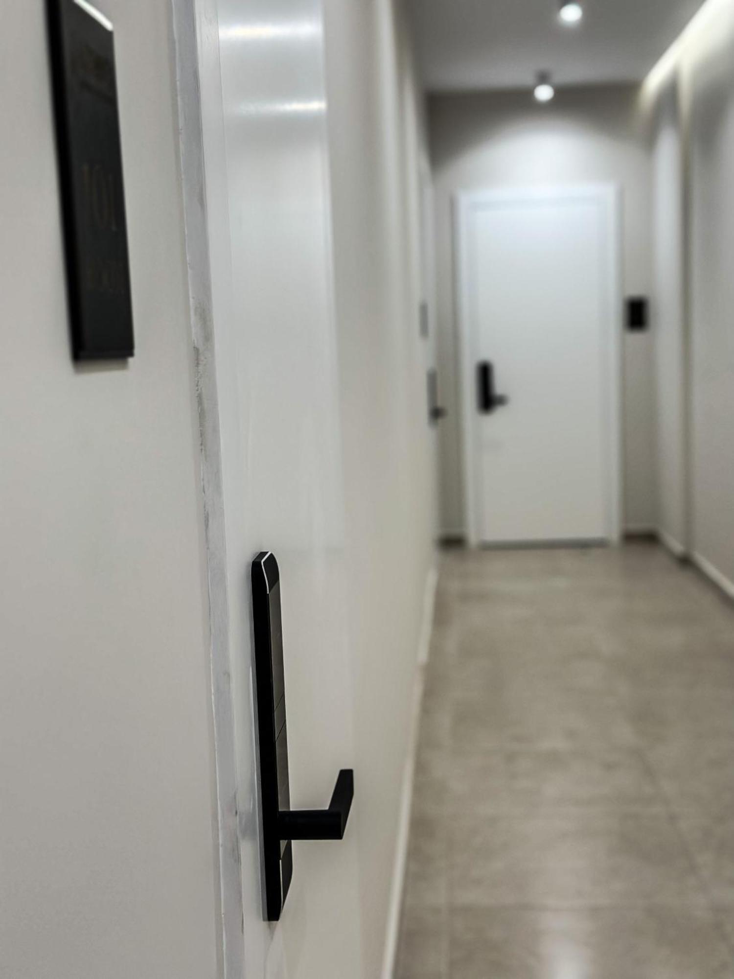Alexander Rooms & Apartments Дуррес Экстерьер фото