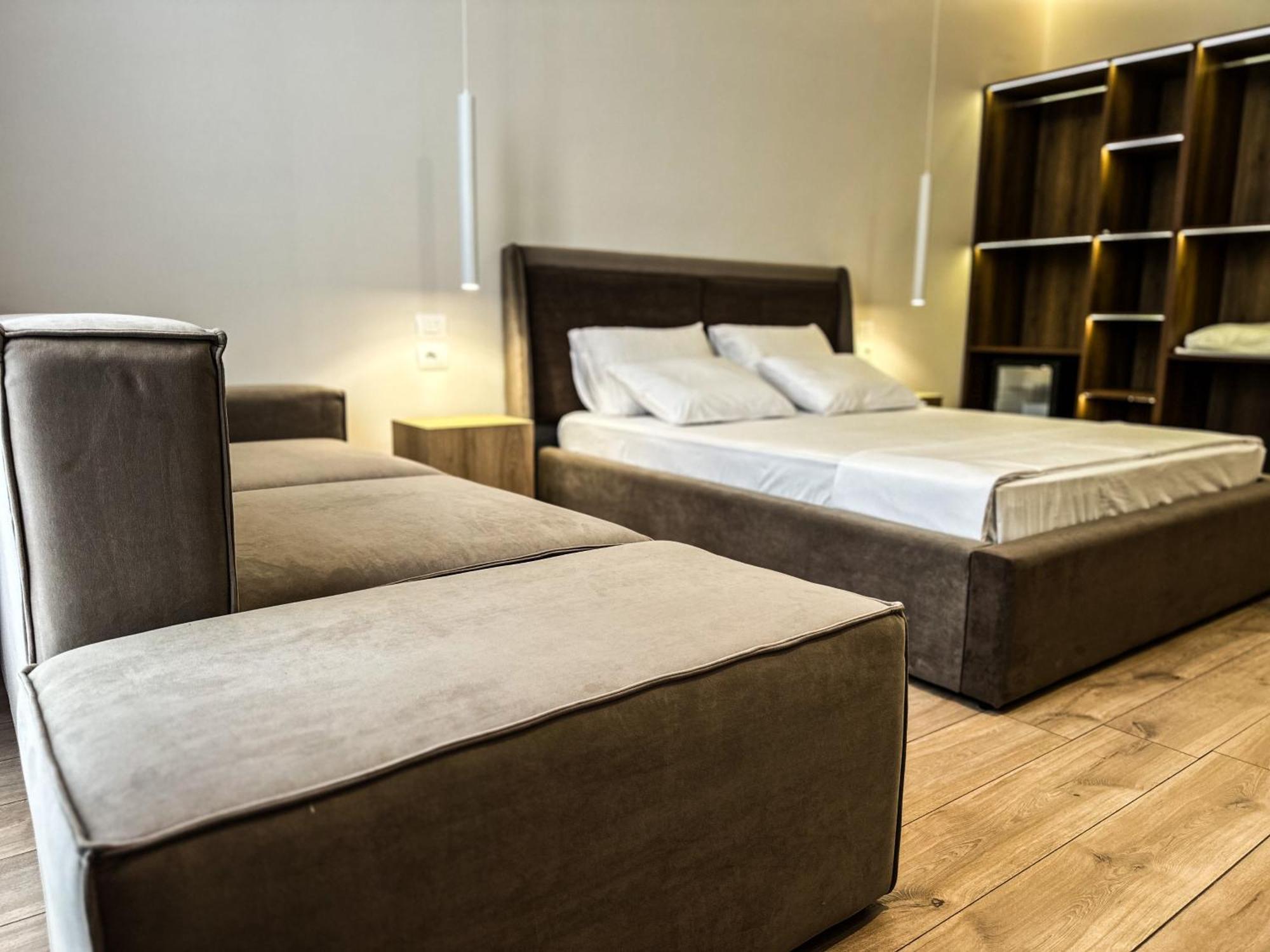 Alexander Rooms & Apartments Дуррес Экстерьер фото