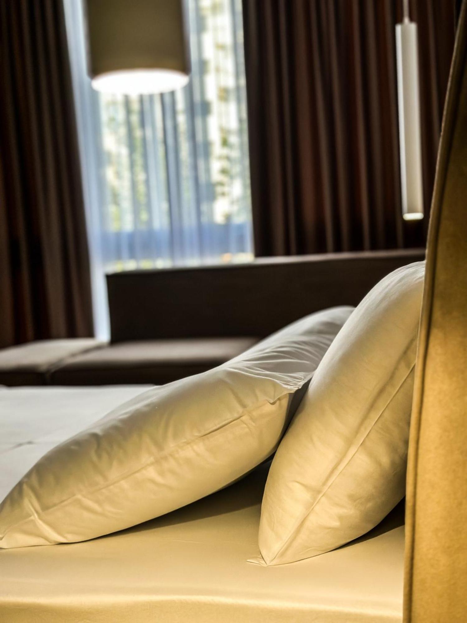 Alexander Rooms & Apartments Дуррес Экстерьер фото