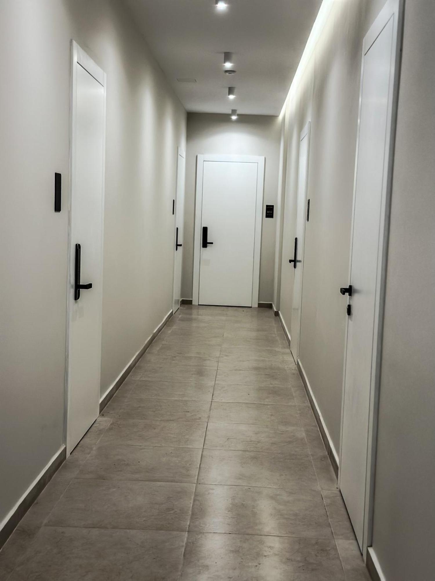 Alexander Rooms & Apartments Дуррес Экстерьер фото